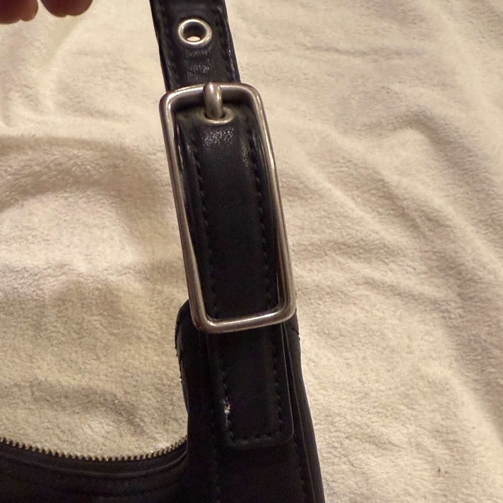 Coach Elegant Black Leather Shoulder Bag - Picture 8 of 8